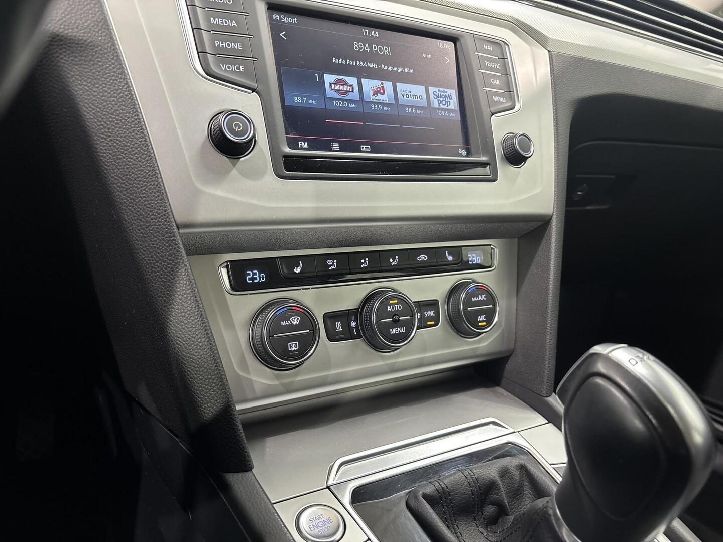 VOLKSWAGEN Passat 2015