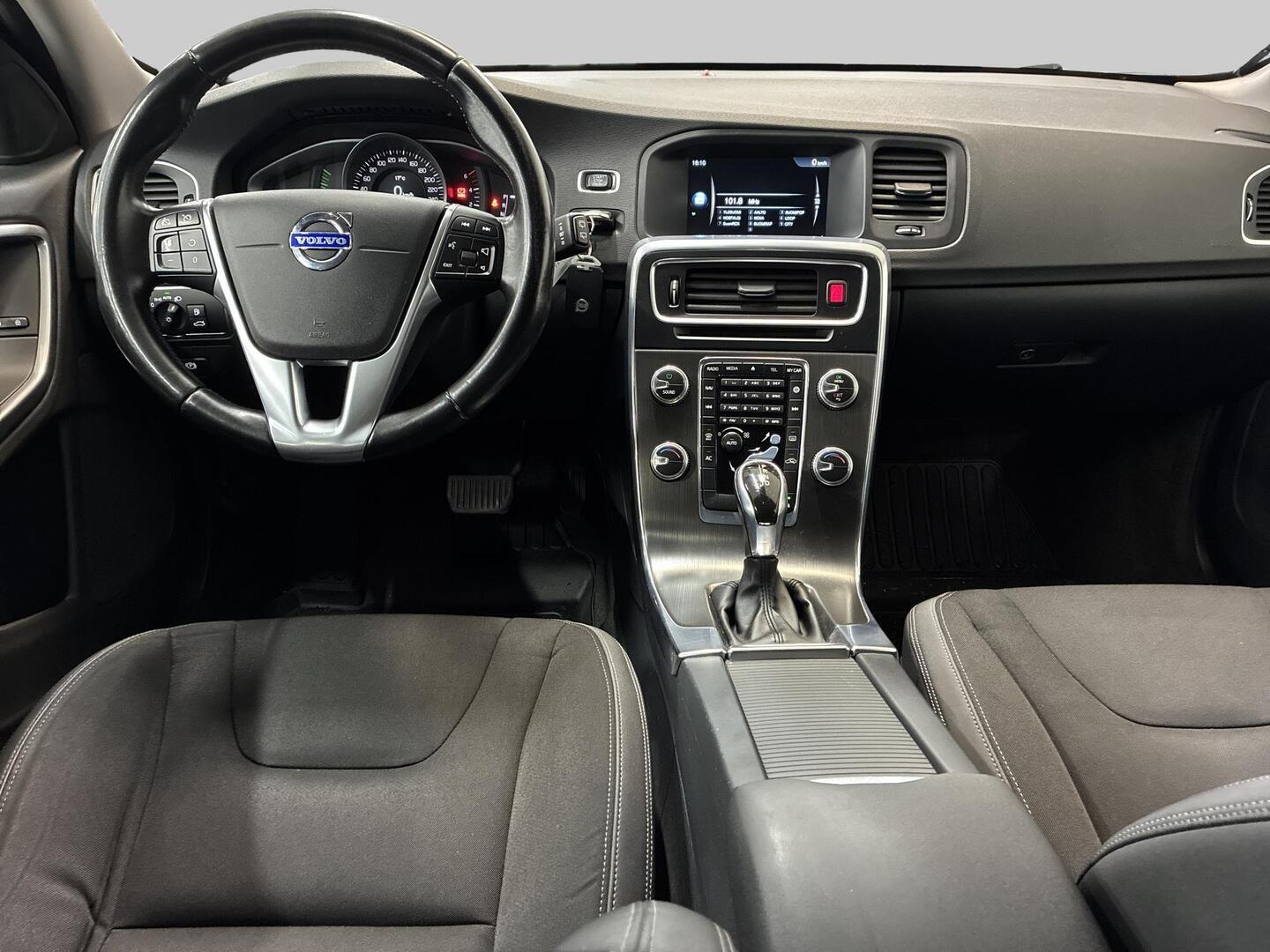 VOLVO V60 2014
