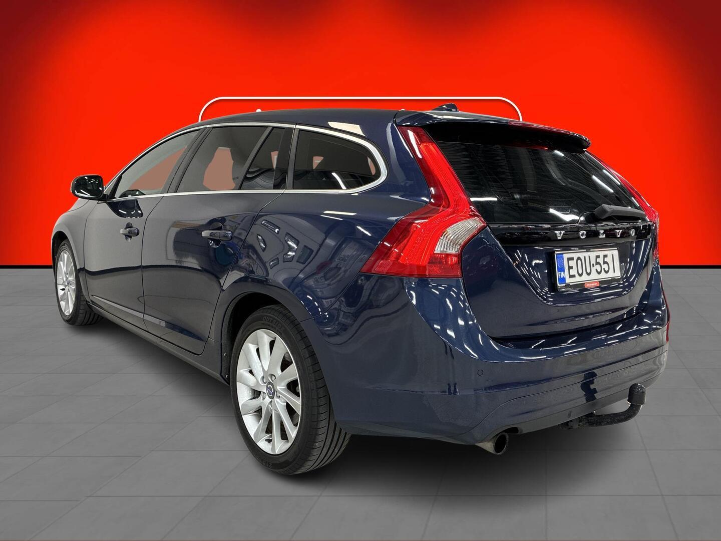 VOLVO V60 2014