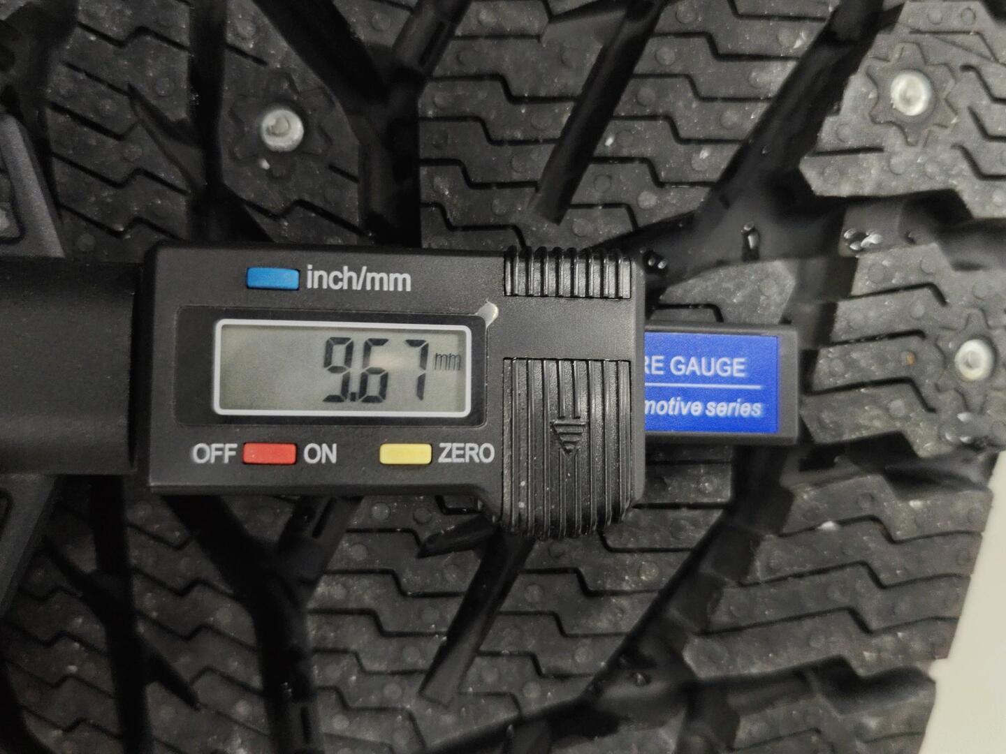 VOLKSWAGEN Caravelle 2012