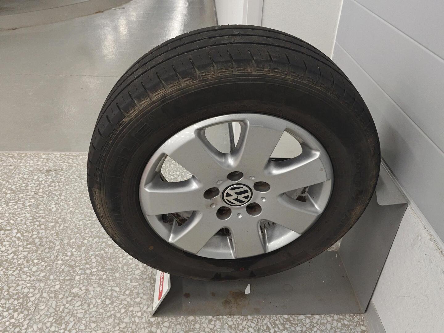 VOLKSWAGEN Caravelle 2012