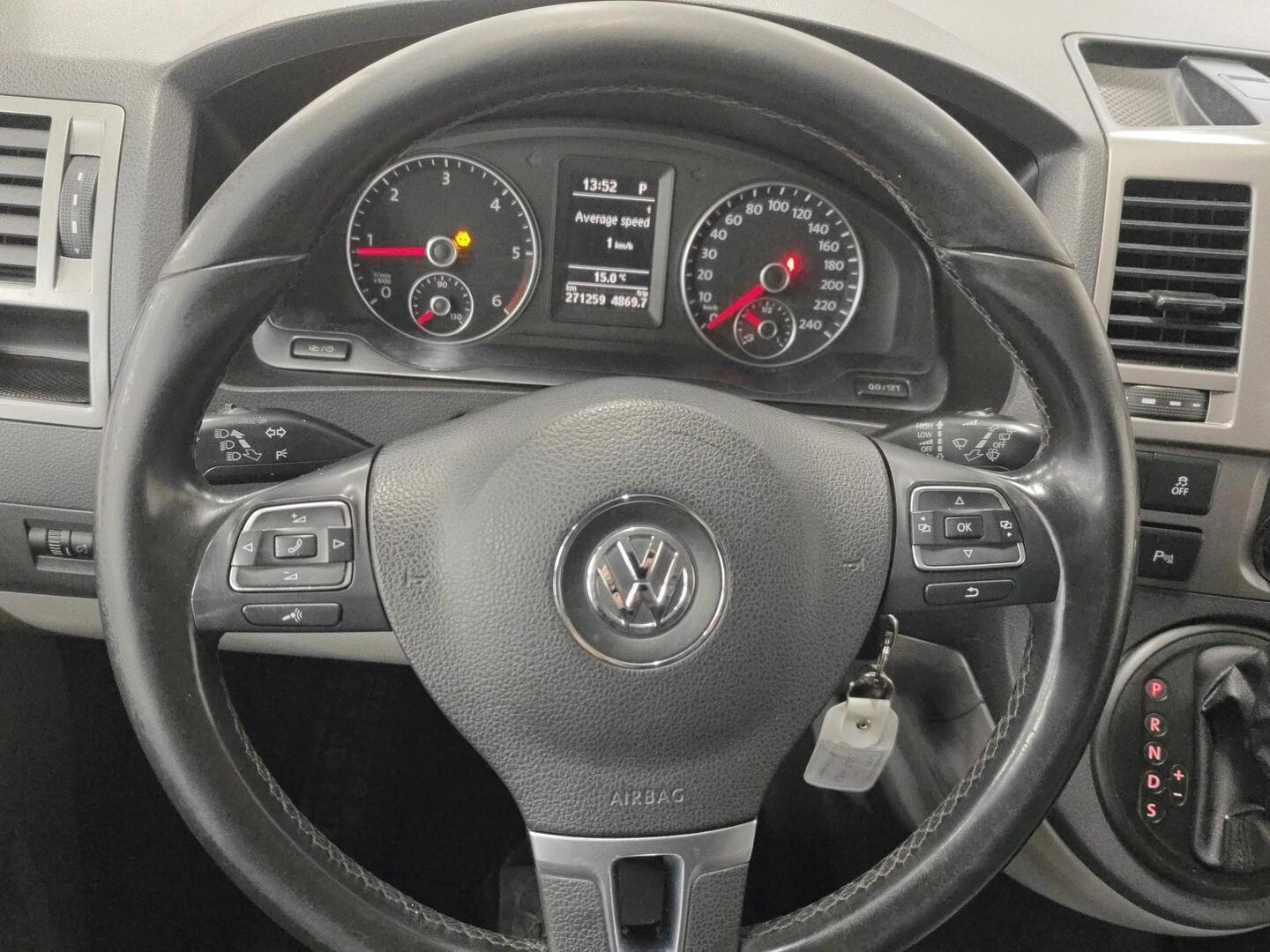 VOLKSWAGEN Caravelle 2012