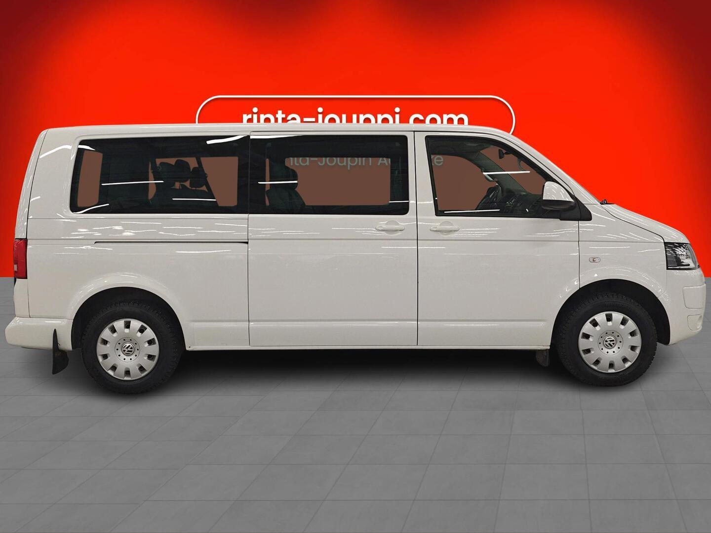 VOLKSWAGEN Caravelle 2012