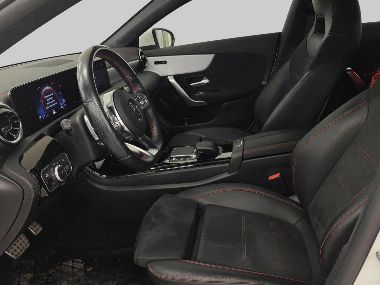 MERCEDES-BENZ CLA 2021