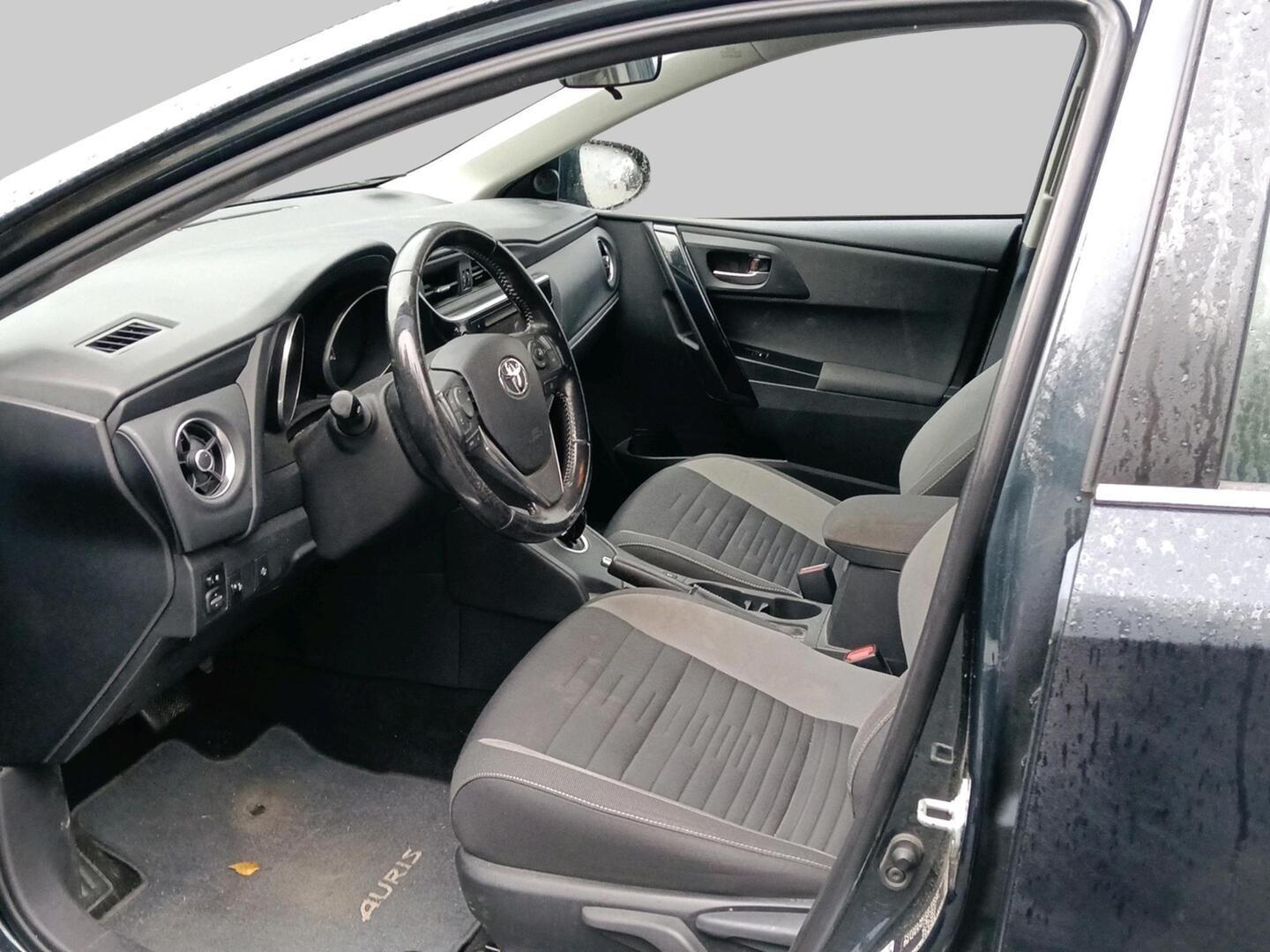 TOYOTA Auris 2017