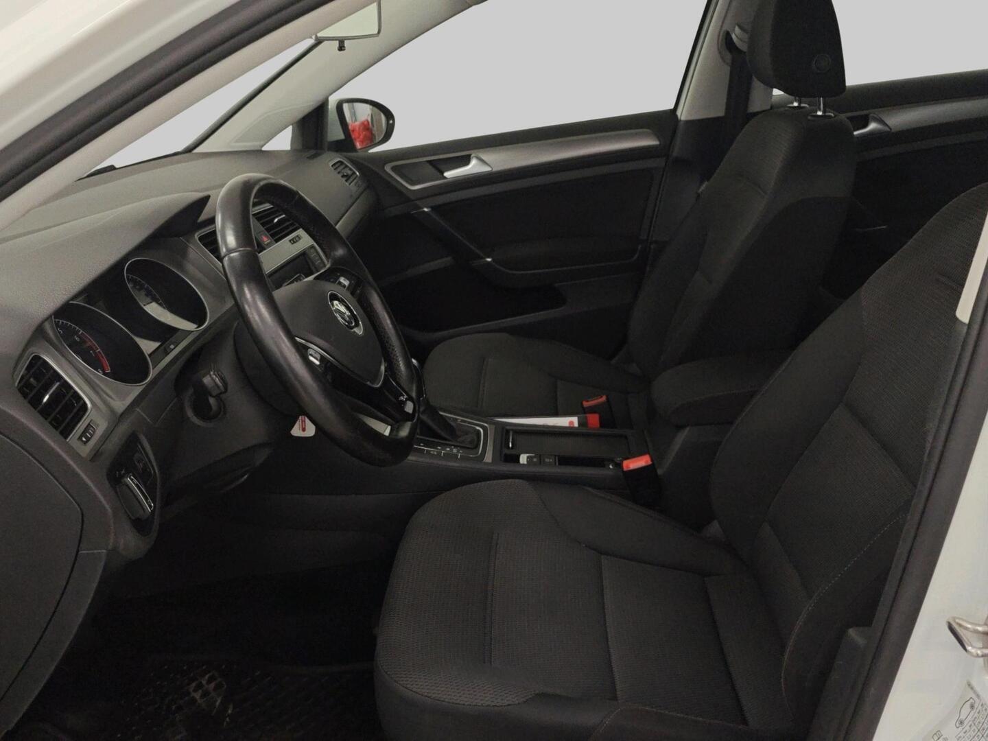 VOLKSWAGEN Golf 2017