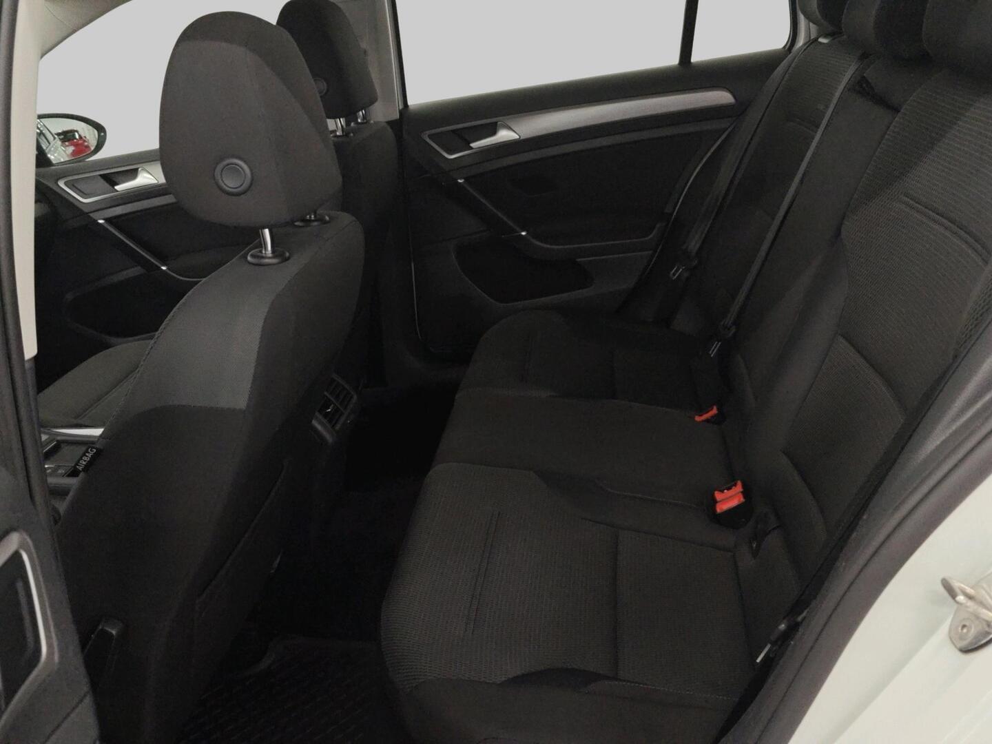 VOLKSWAGEN Golf 2017
