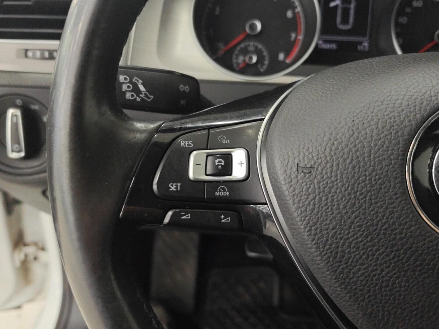 VOLKSWAGEN Golf 2017