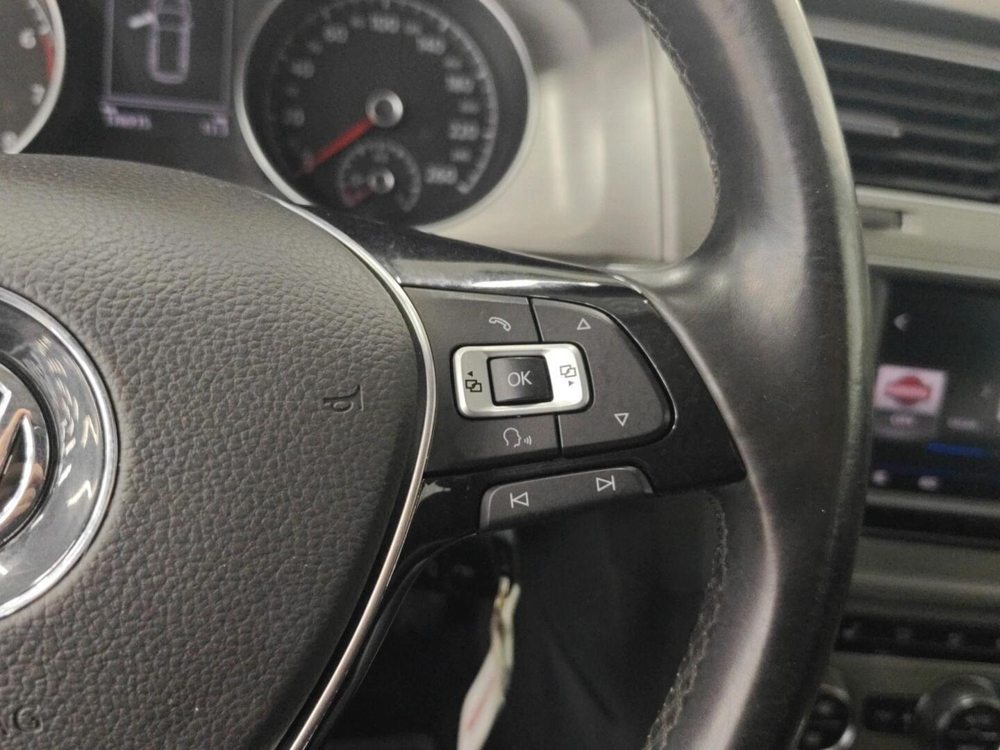 VOLKSWAGEN Golf 2017
