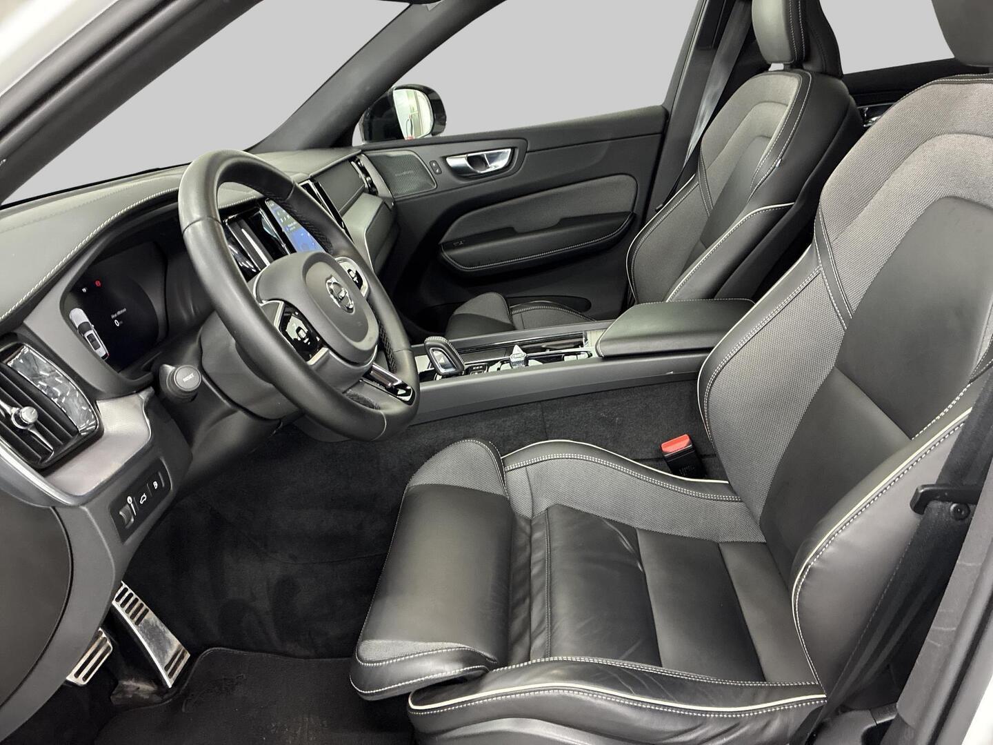 VOLVO XC60 2021