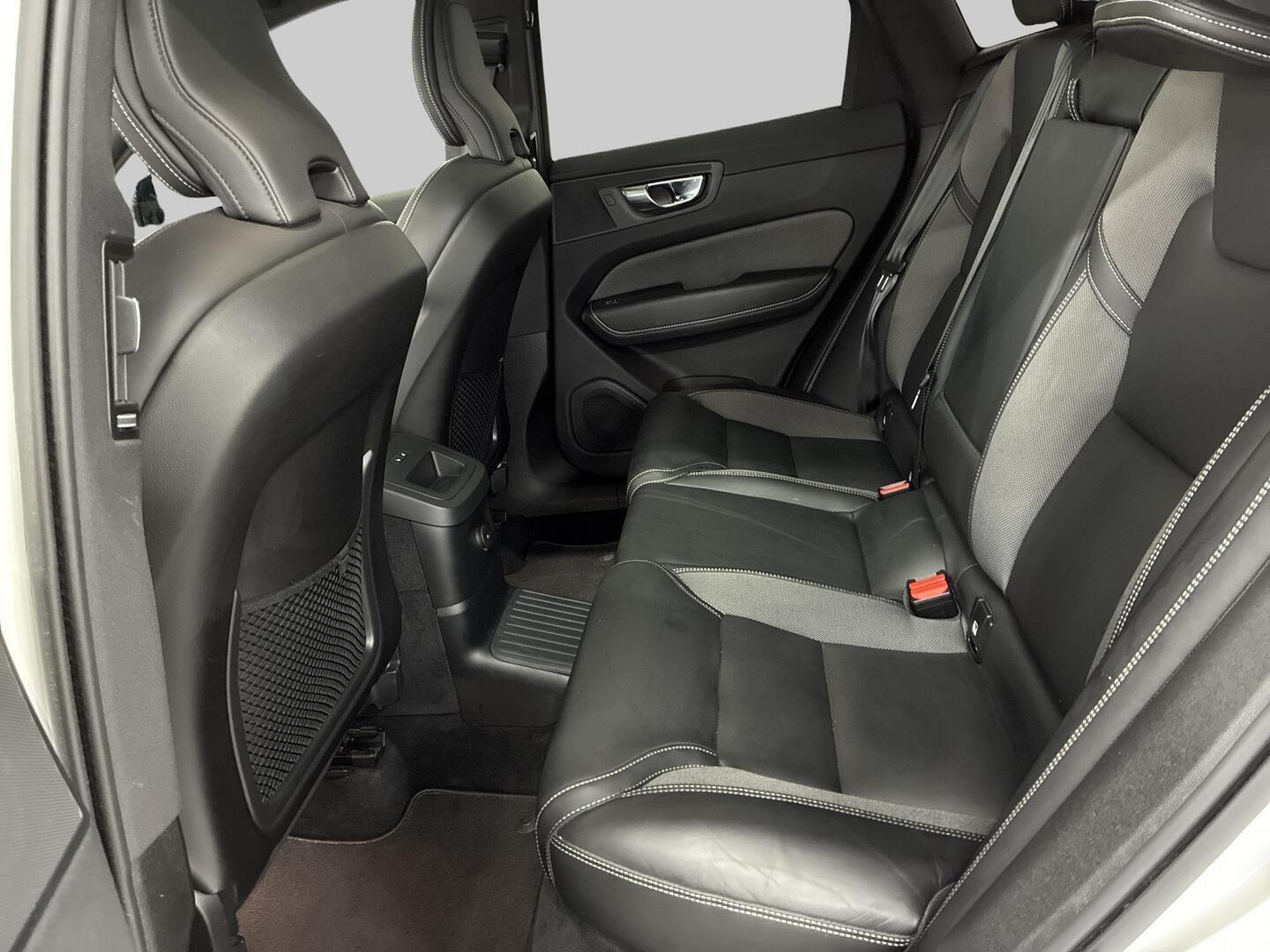 VOLVO XC60 2021