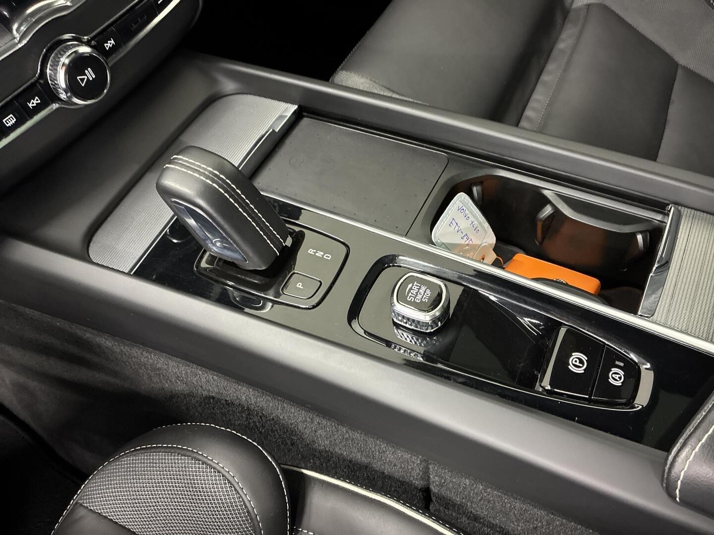 VOLVO XC60 2021