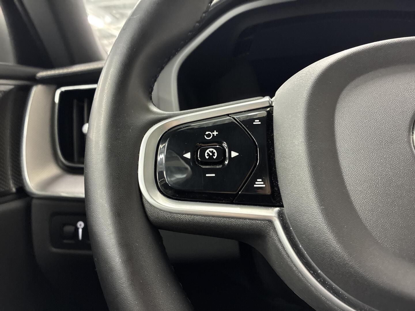 VOLVO XC60 2021