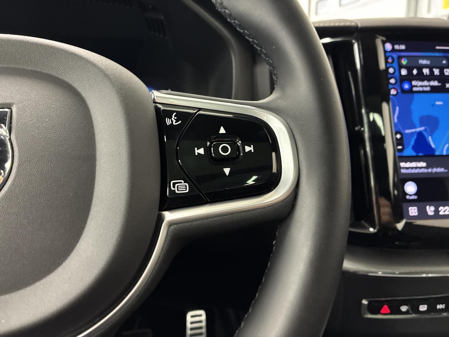 VOLVO XC60 2021