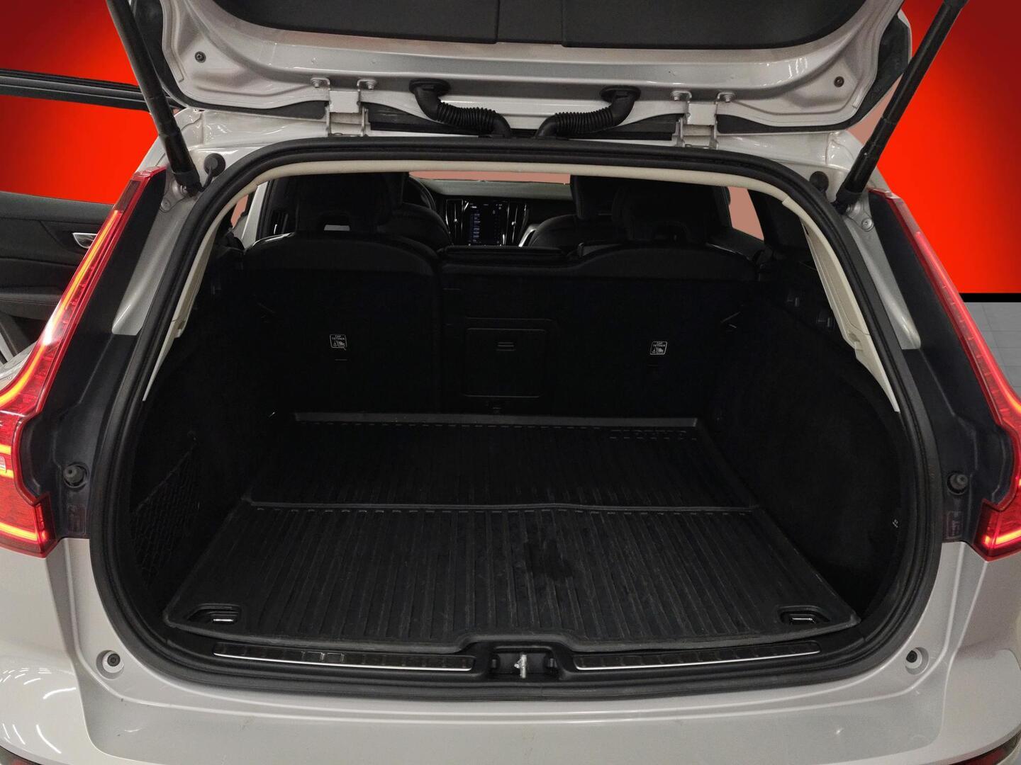 VOLVO V60 Cross Country 2022