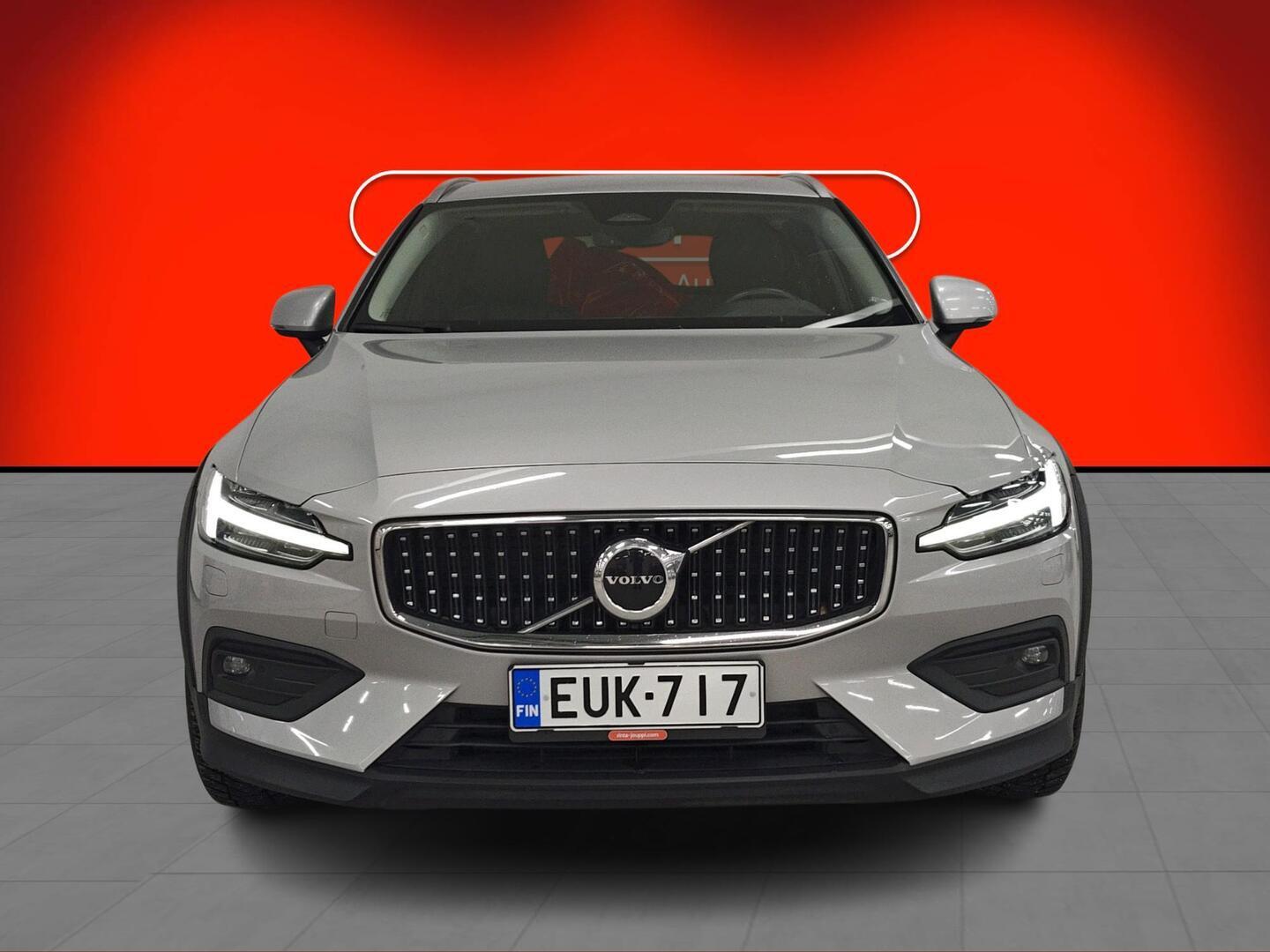 VOLVO V60 Cross Country 2022