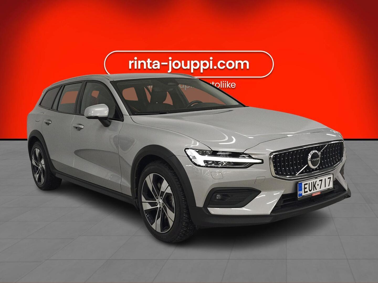 VOLVO V60 Cross Country 2022