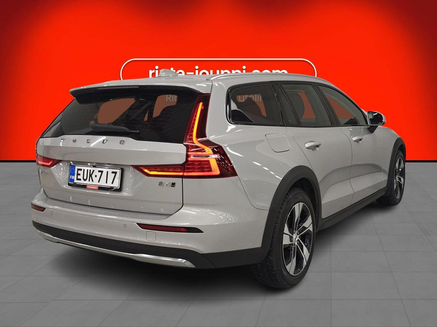 VOLVO V60 Cross Country 2022