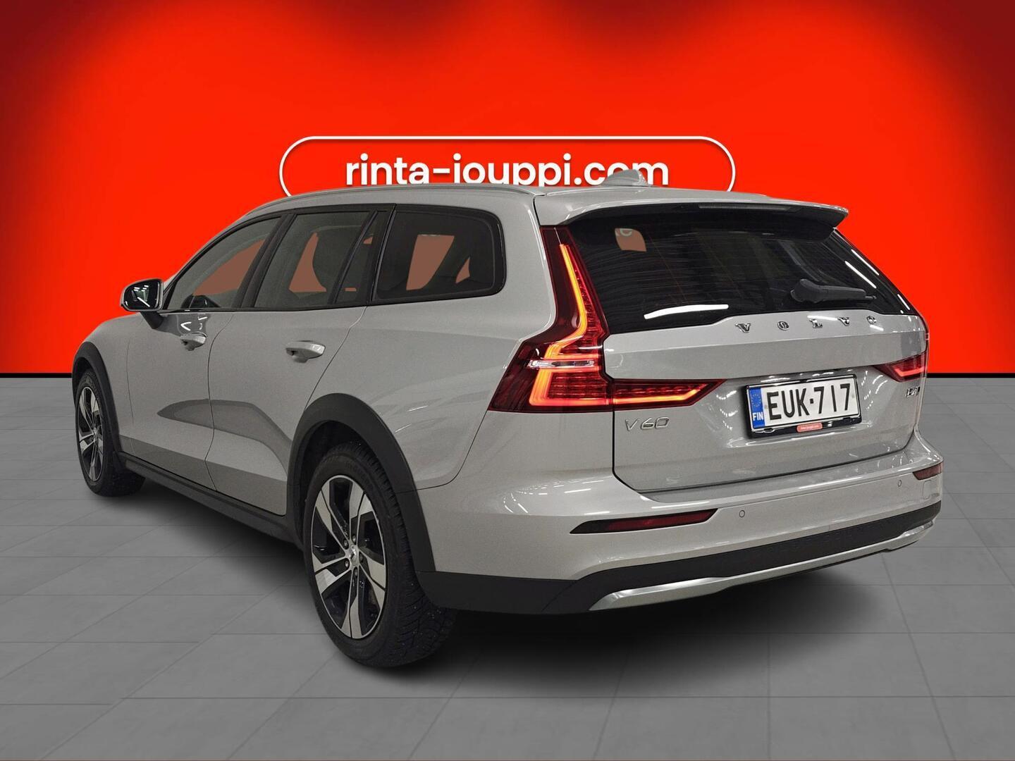 VOLVO V60 Cross Country 2022