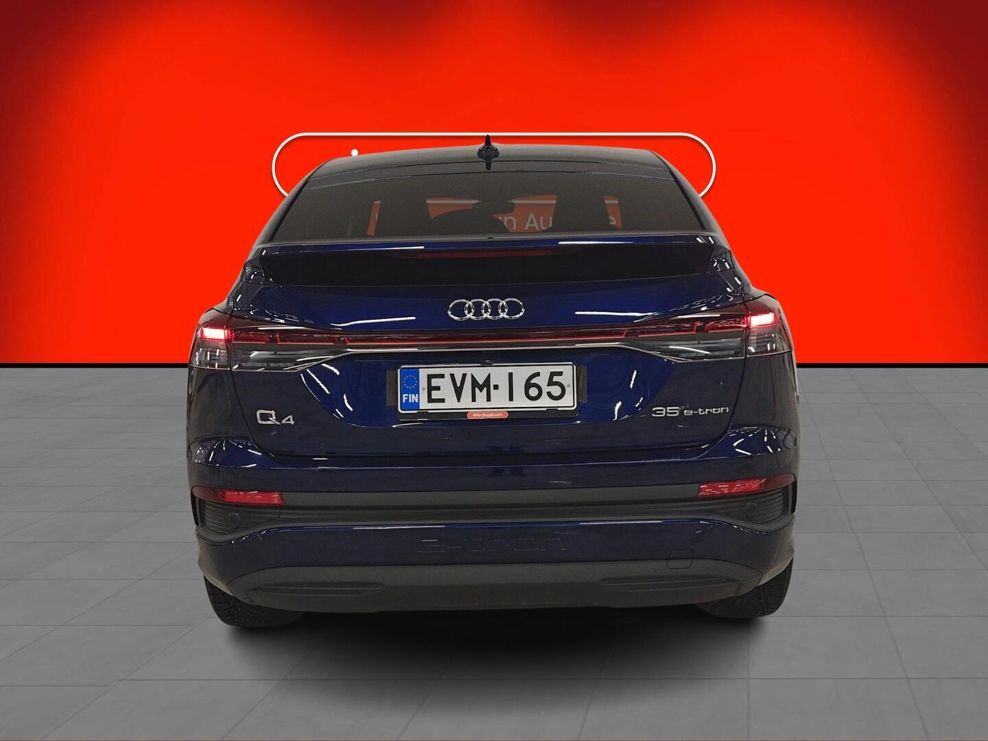AUDI Q4 e-tron 2022