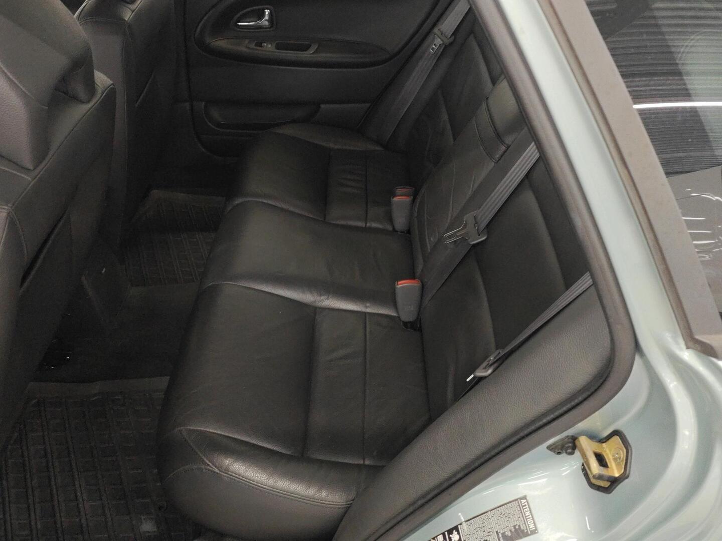 VOLVO V40 2004