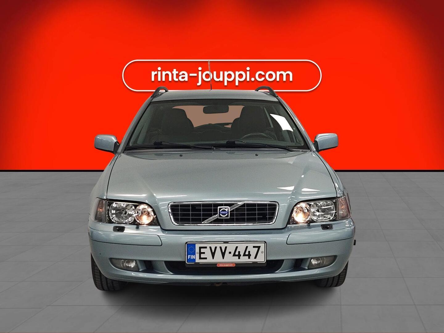 VOLVO V40 2004