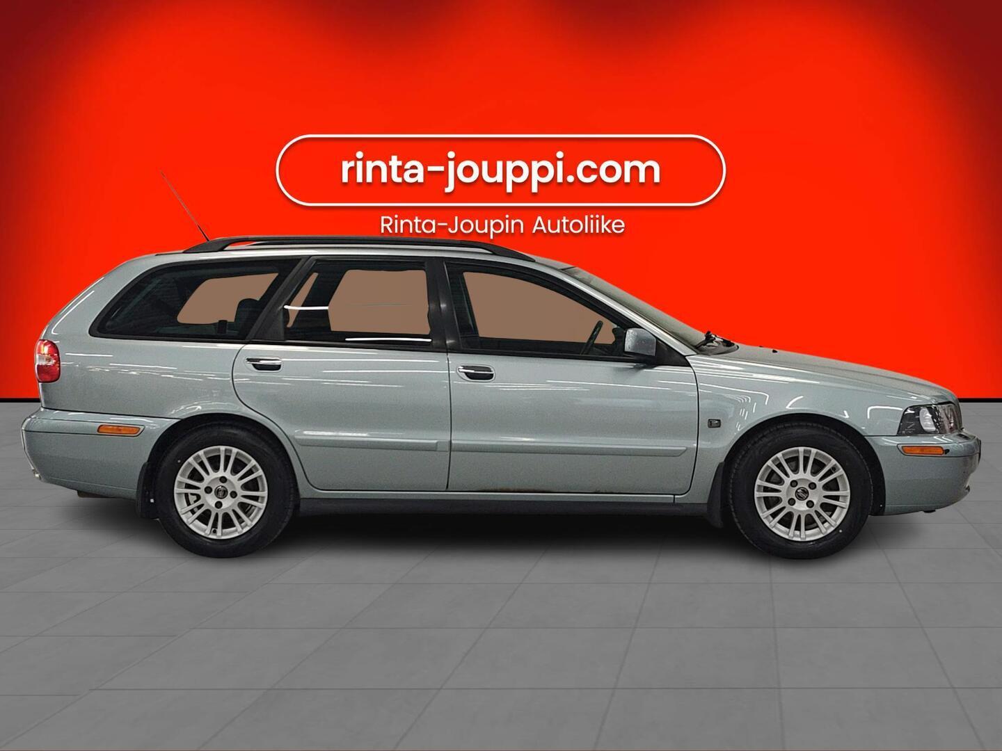 VOLVO V40 2004