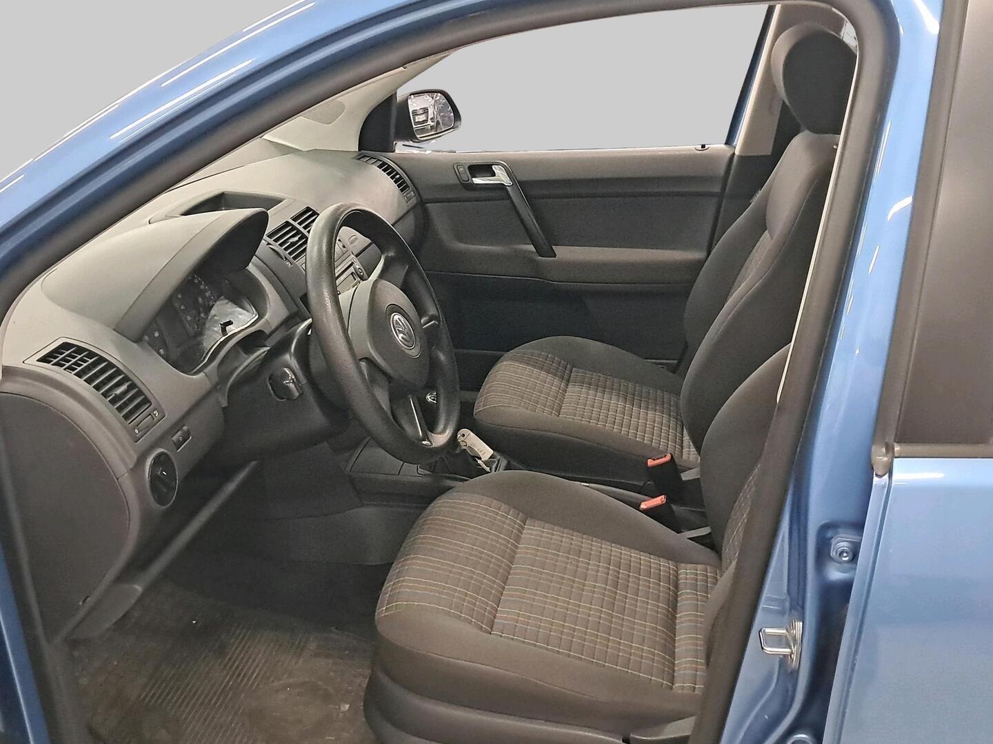 VOLKSWAGEN Polo 2005
