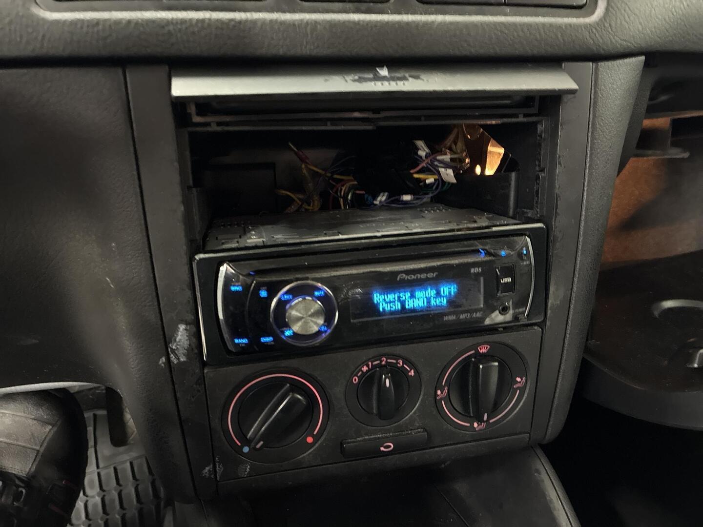 VOLKSWAGEN GOLF 1998