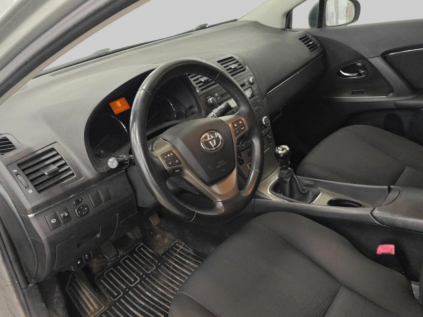 TOYOTA Avensis 2009