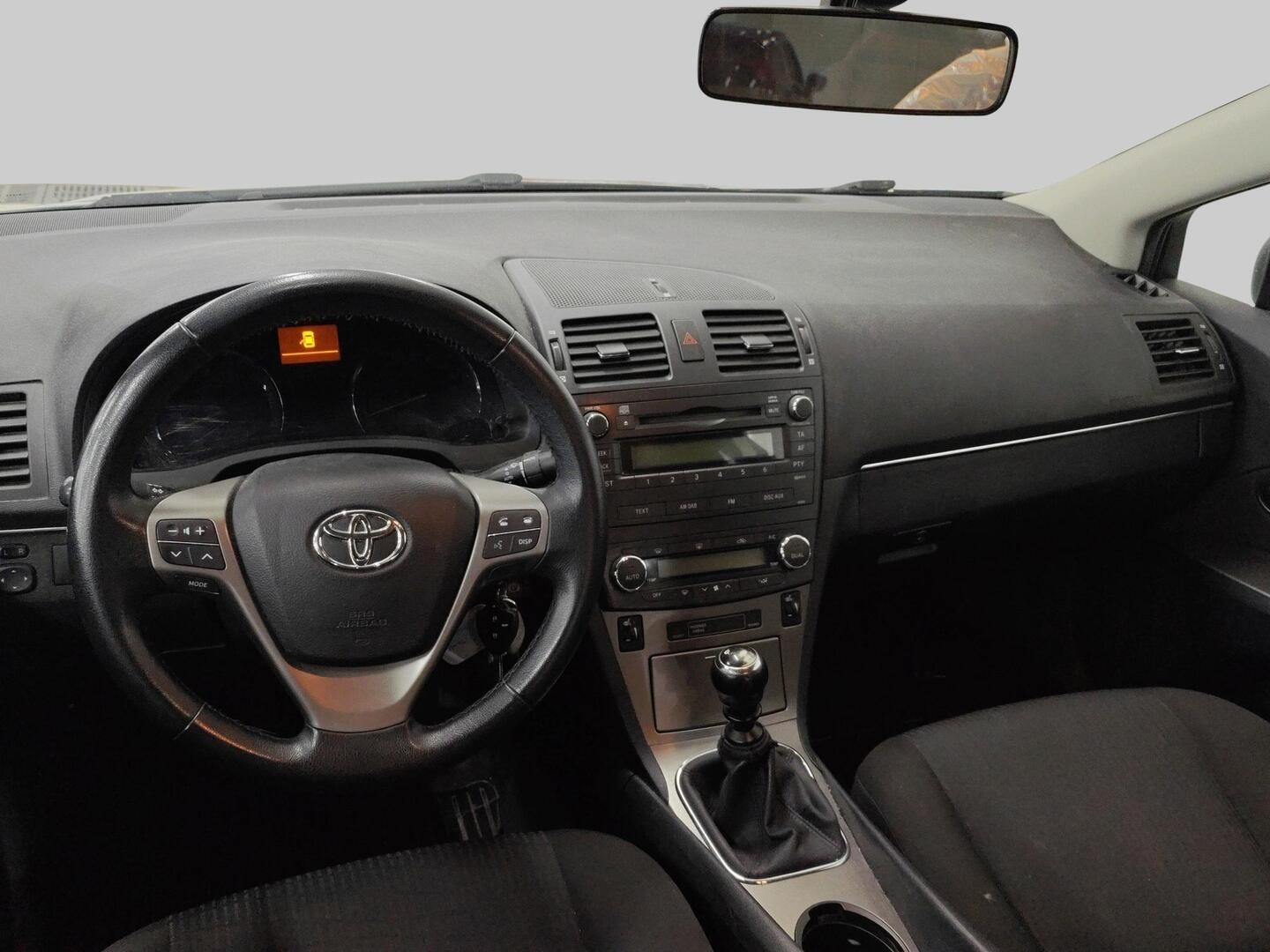 TOYOTA Avensis 2009