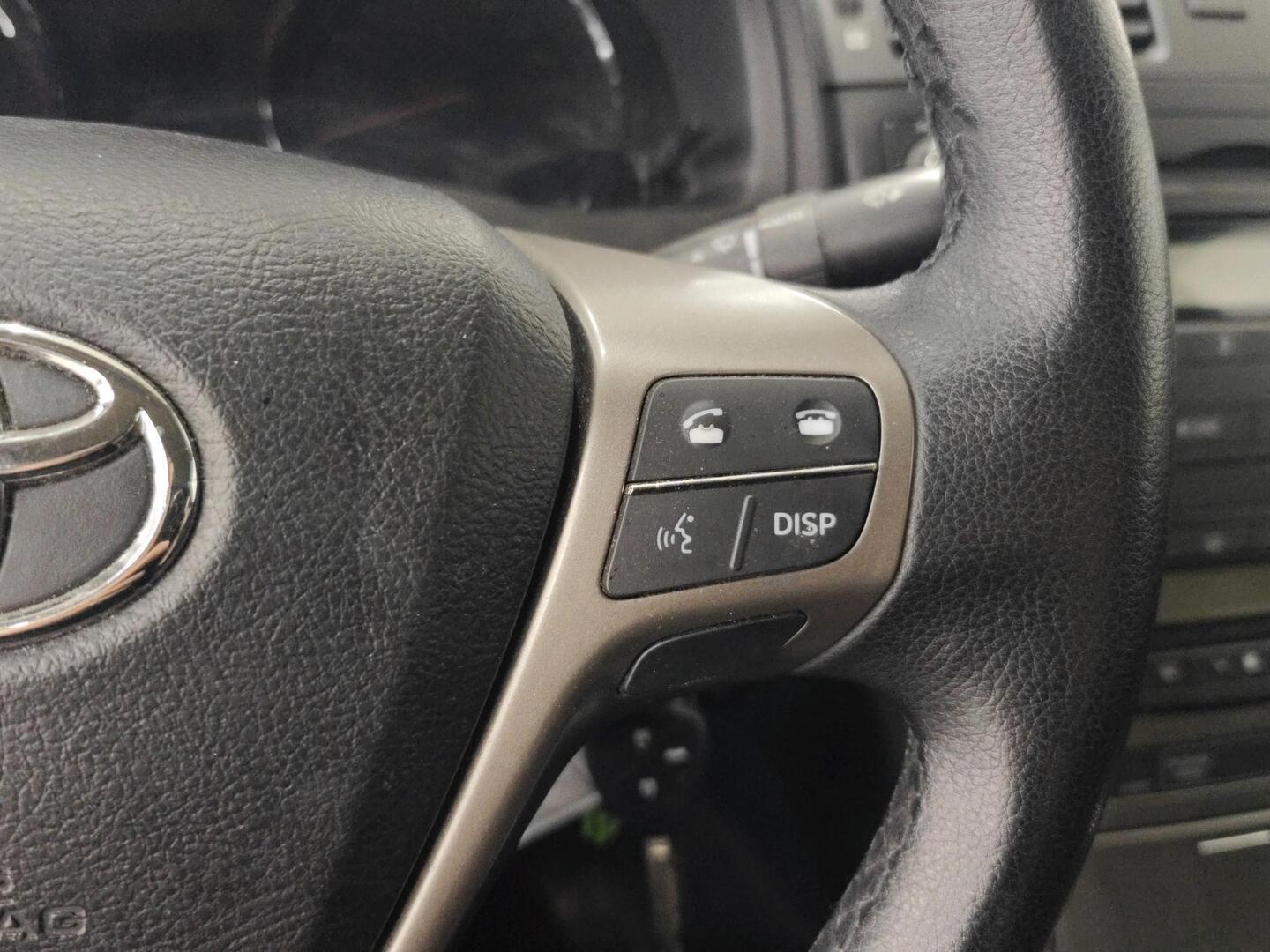 TOYOTA Avensis 2009