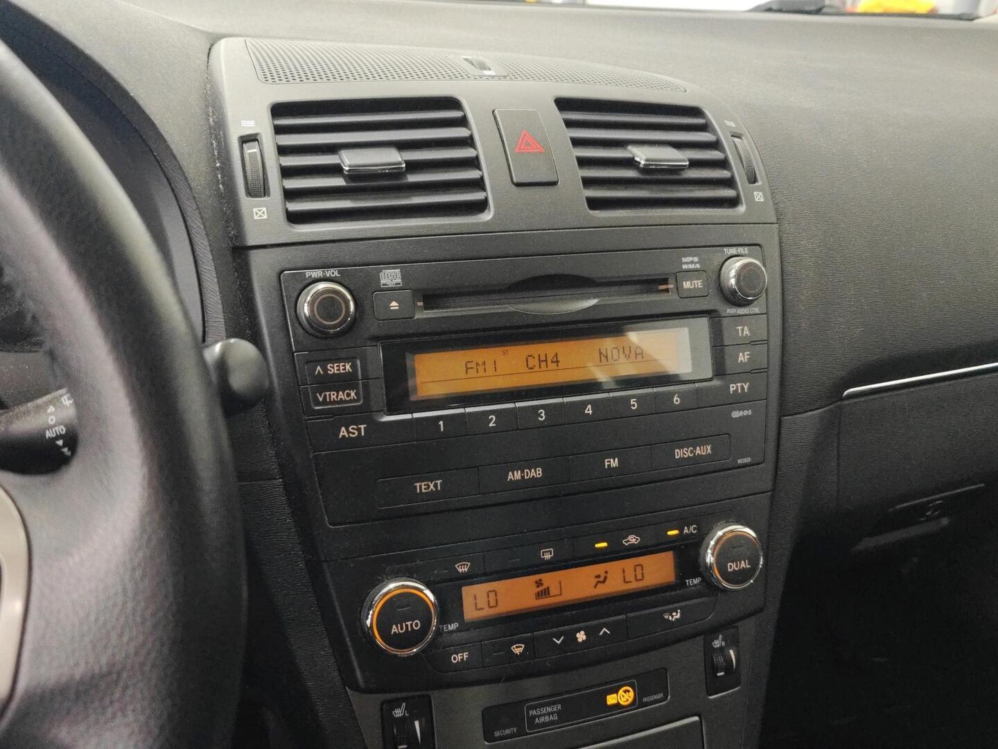 TOYOTA Avensis 2009