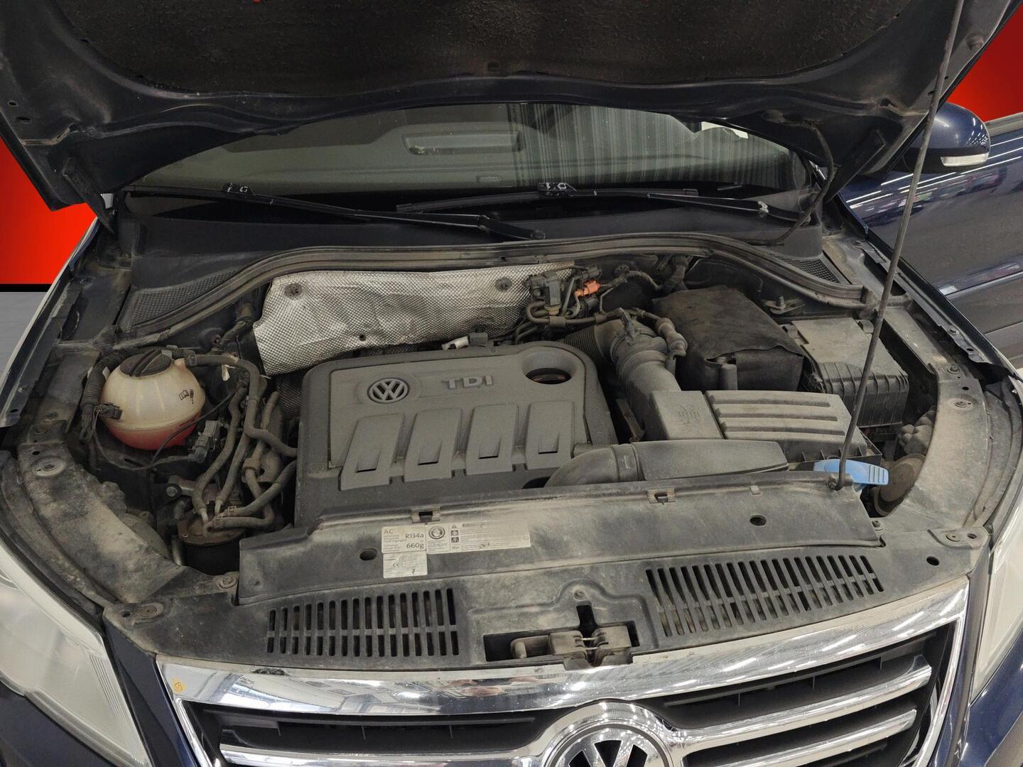 VOLKSWAGEN Tiguan 2011