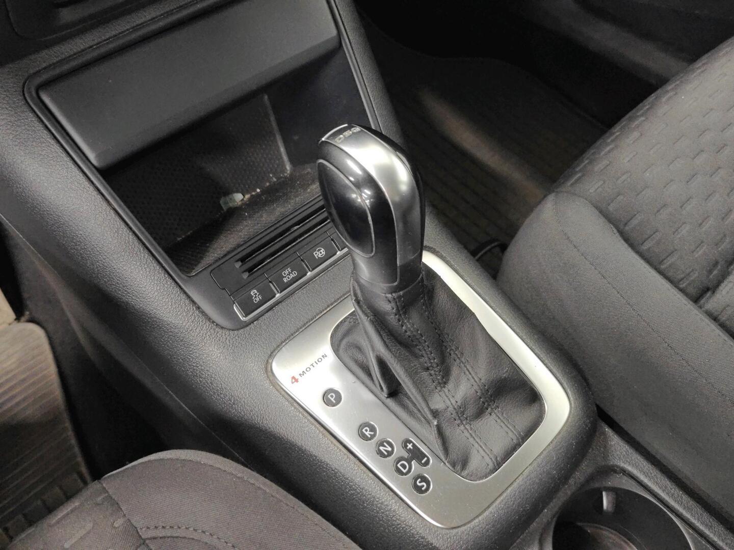 VOLKSWAGEN Tiguan 2011