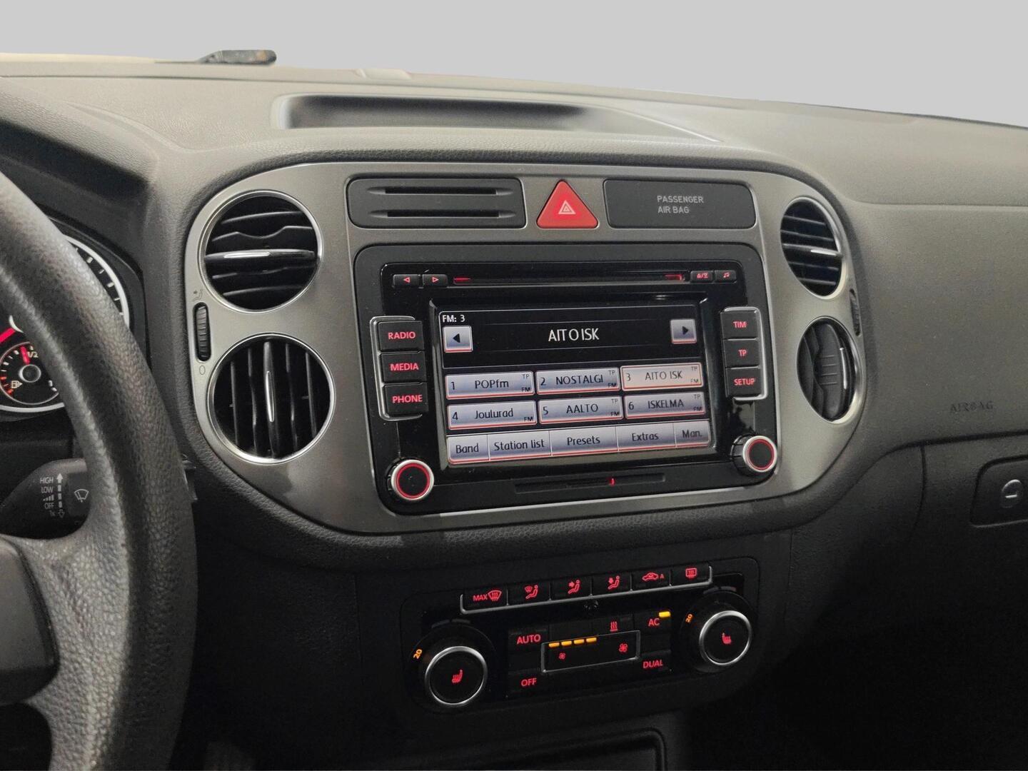 VOLKSWAGEN Tiguan 2011