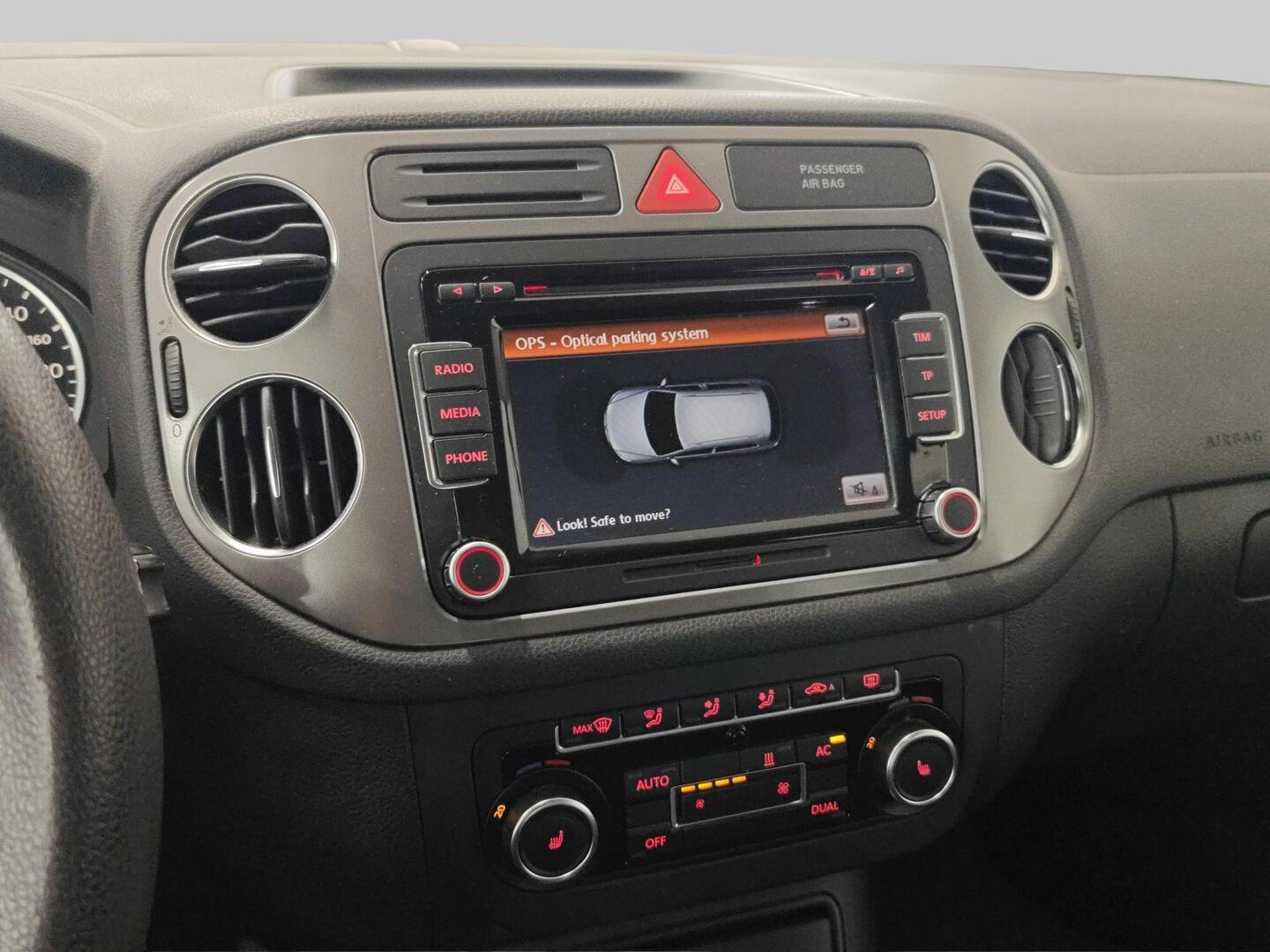 VOLKSWAGEN Tiguan 2011
