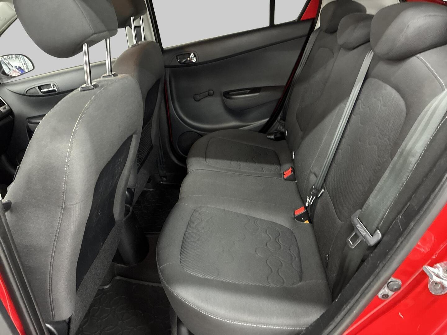 HYUNDAI i20 2012