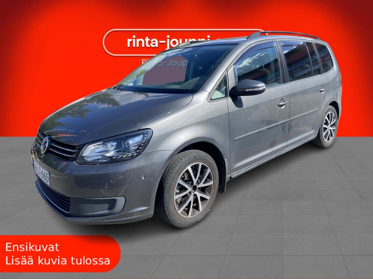 VOLKSWAGEN Touran 2015