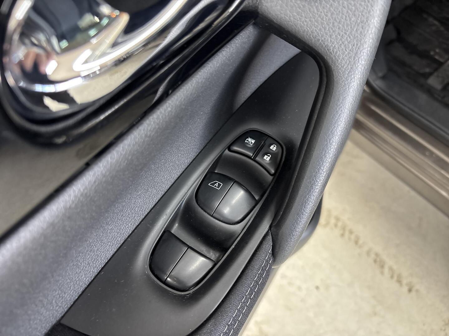 NISSAN Qashqai 2016