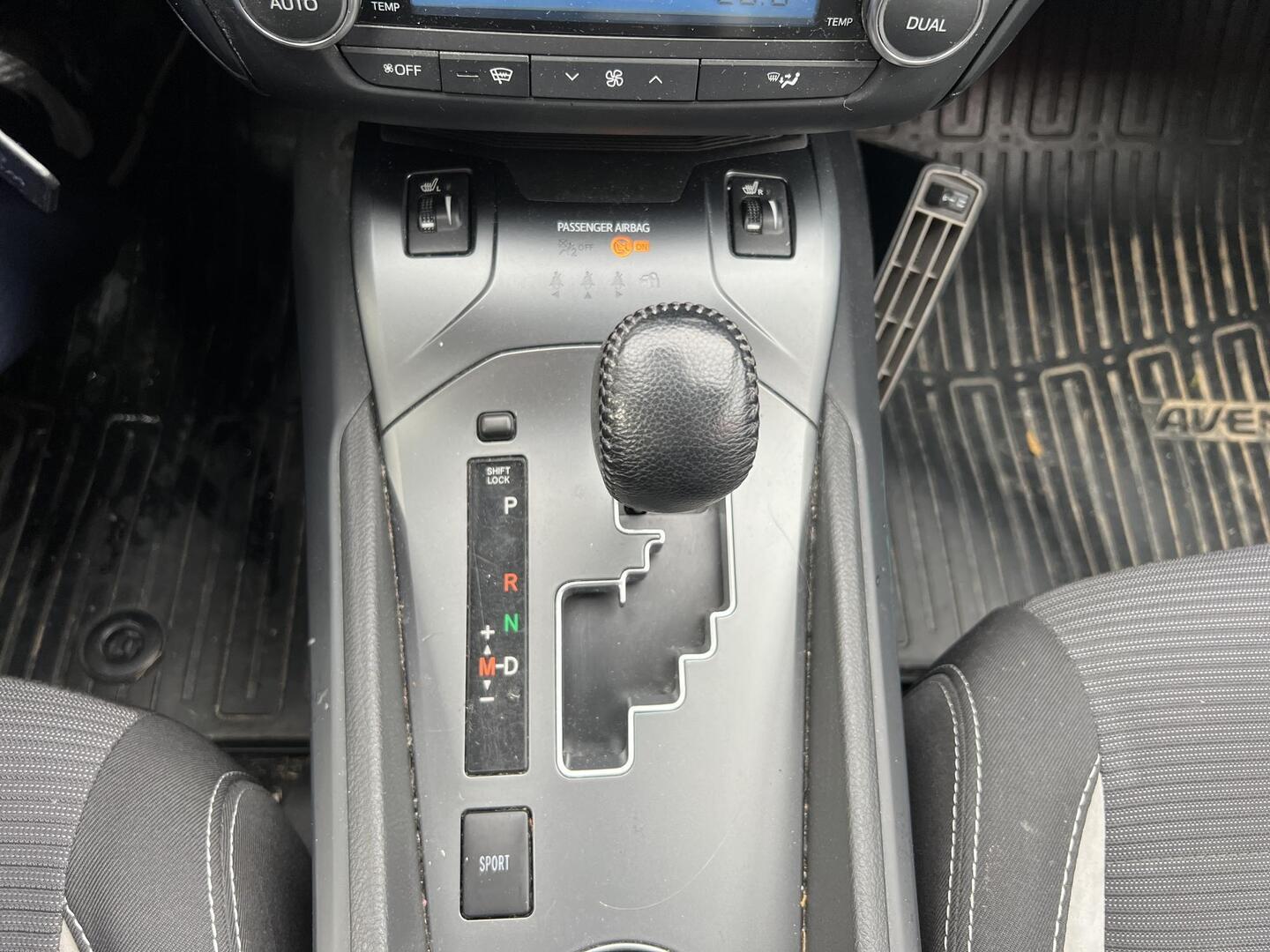 TOYOTA Avensis 2018
