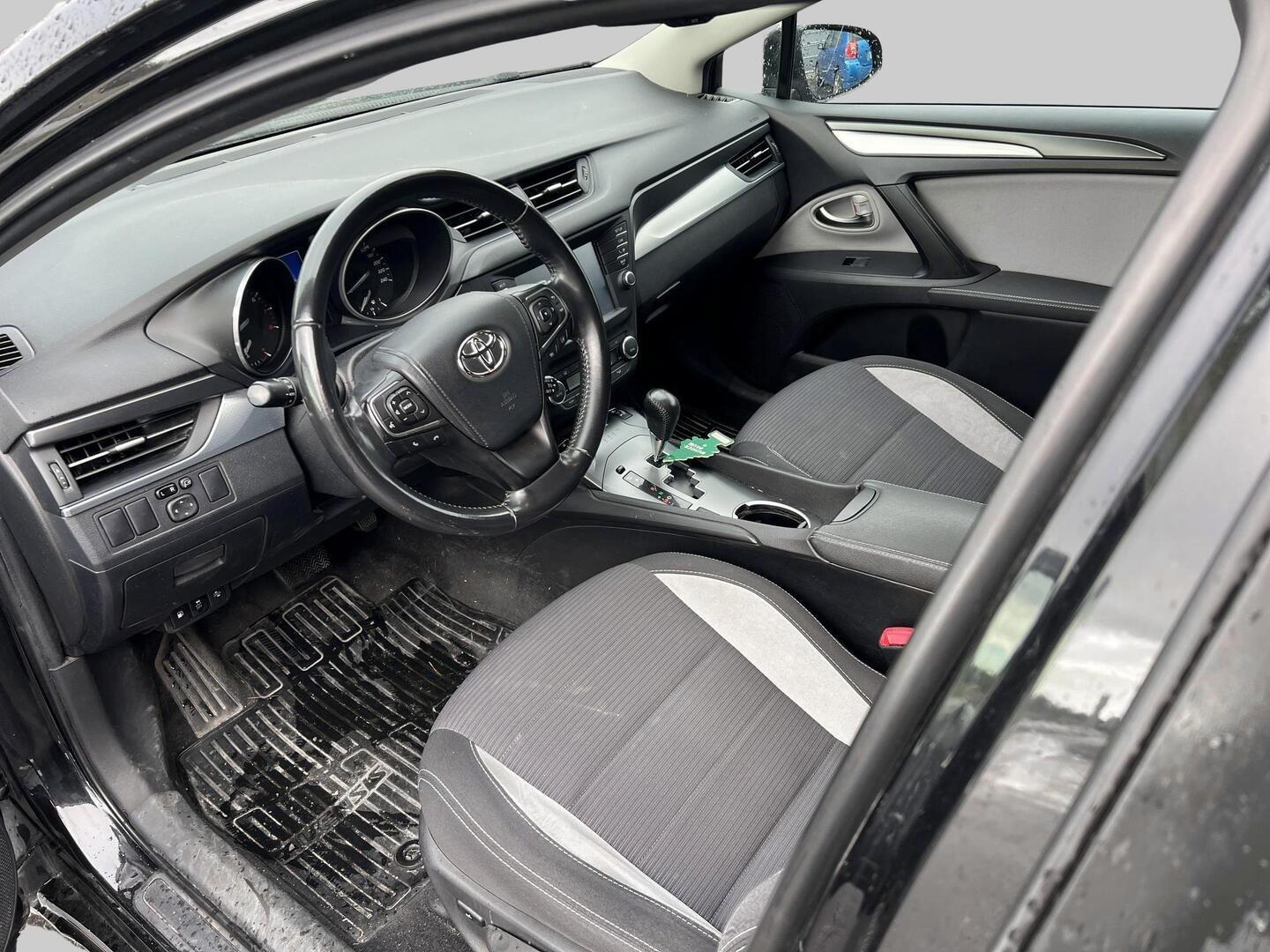 TOYOTA Avensis 2018