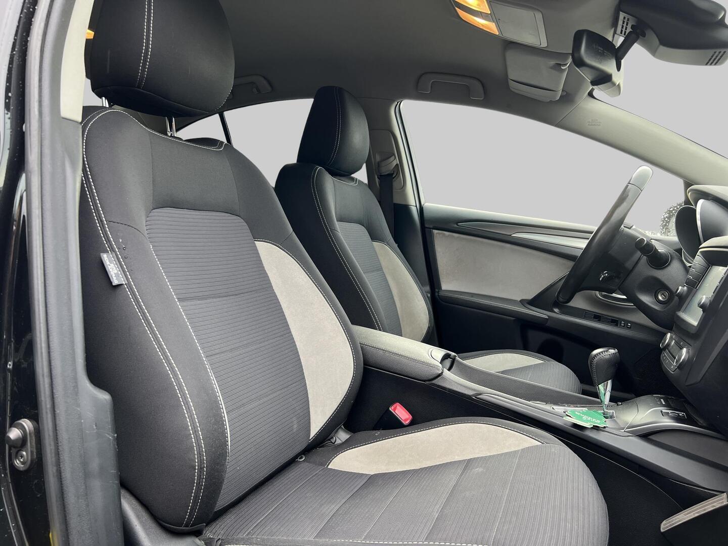 TOYOTA Avensis 2018