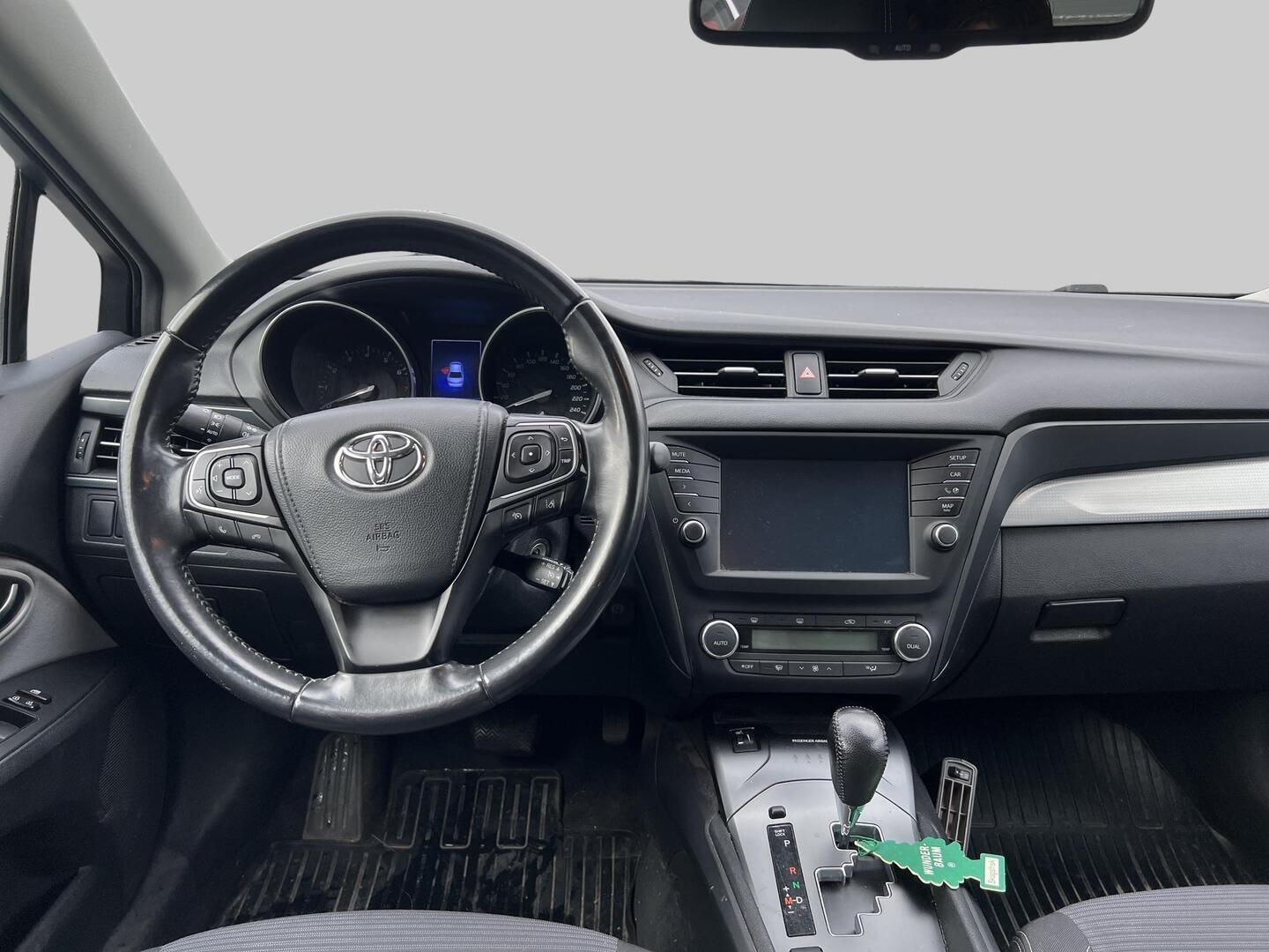TOYOTA Avensis 2018