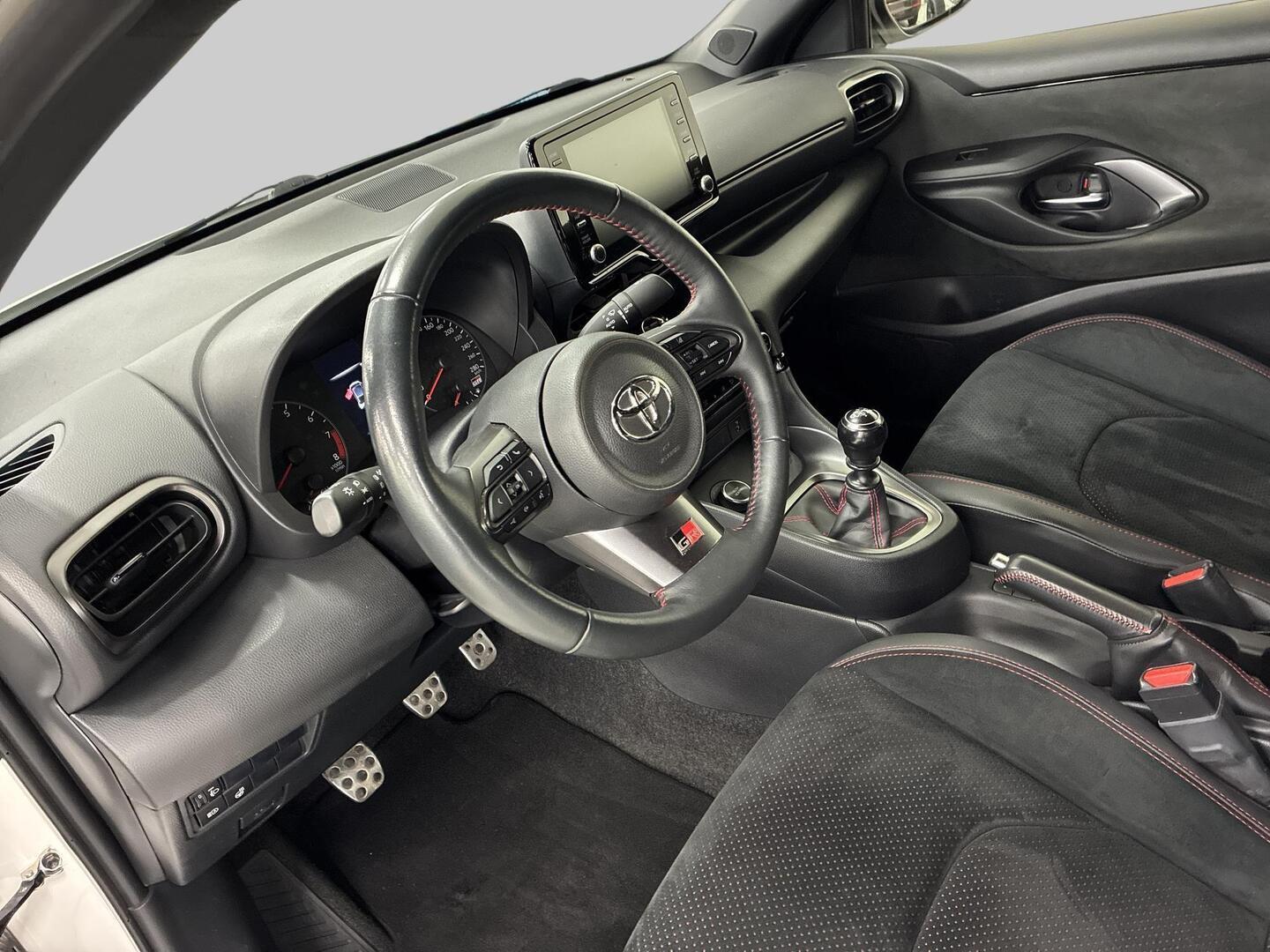 TOYOTA GR Yaris 2021