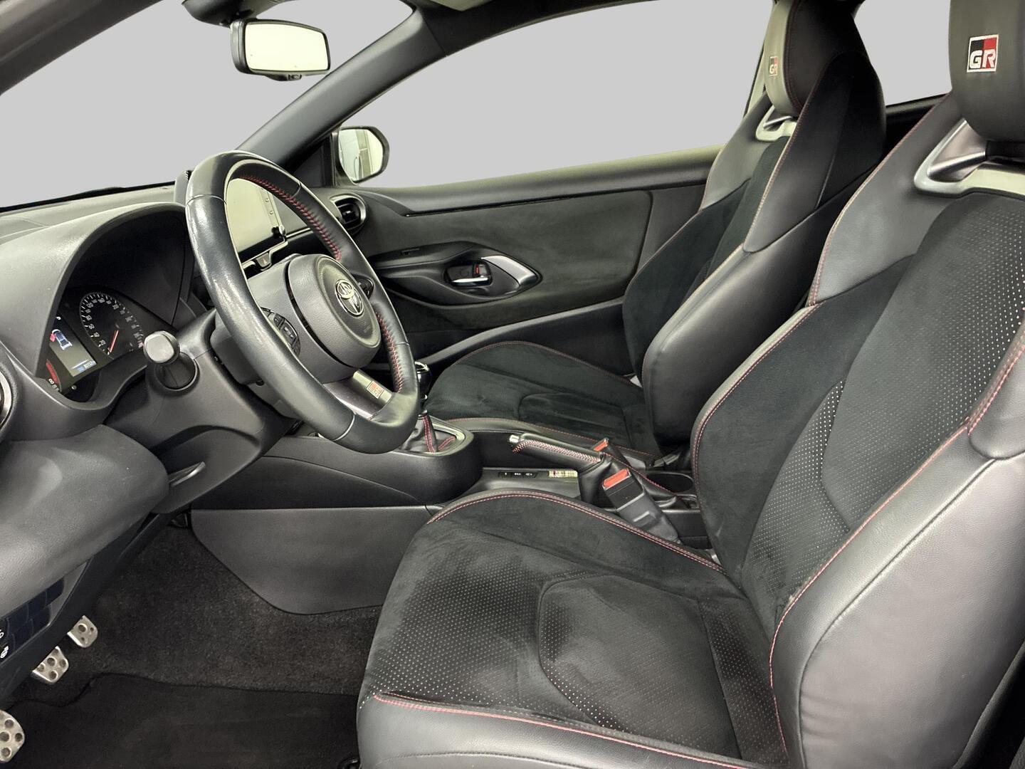 TOYOTA GR Yaris 2021