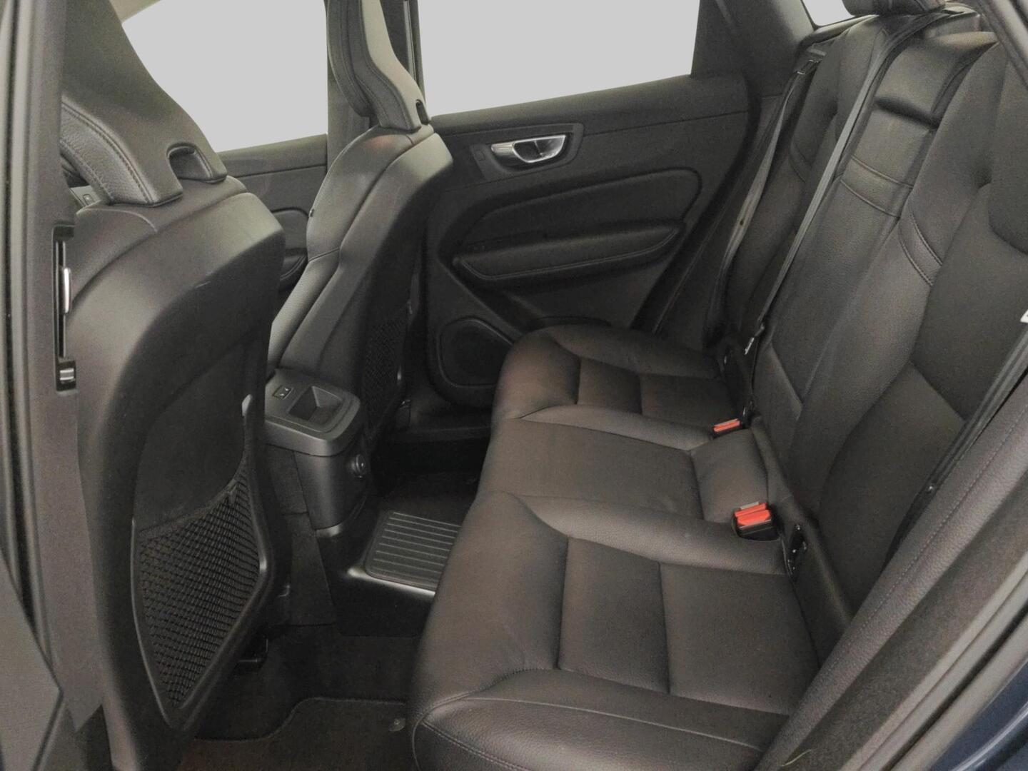 VOLVO XC60 2021