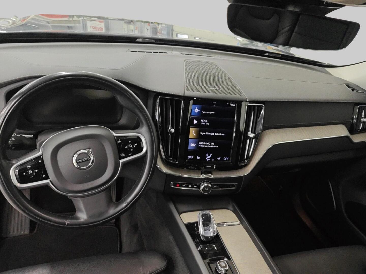 VOLVO XC60 2021