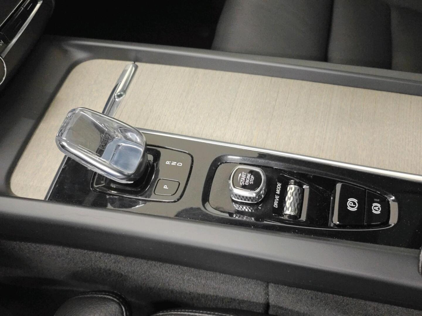 VOLVO XC60 2021