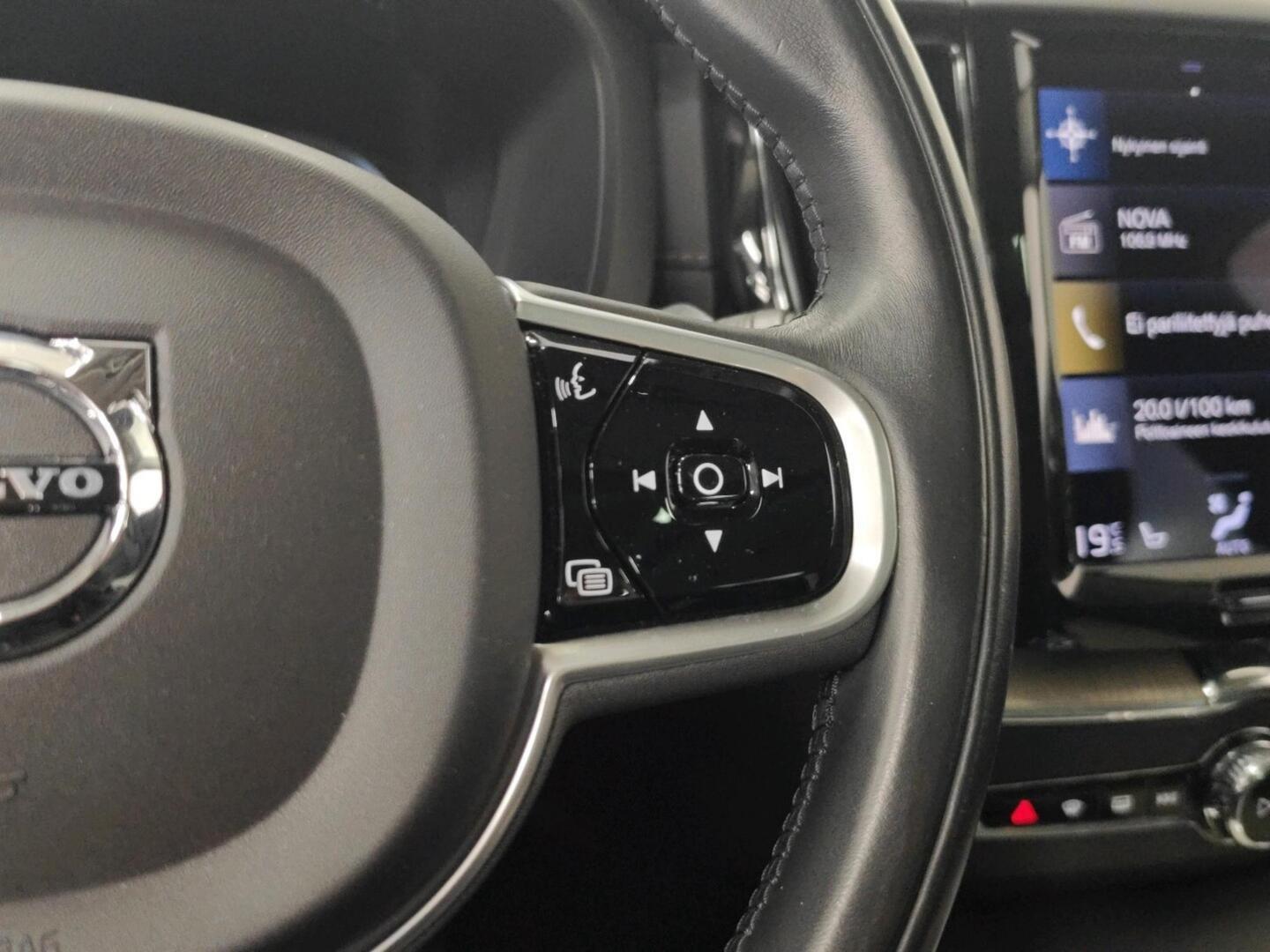VOLVO XC60 2021